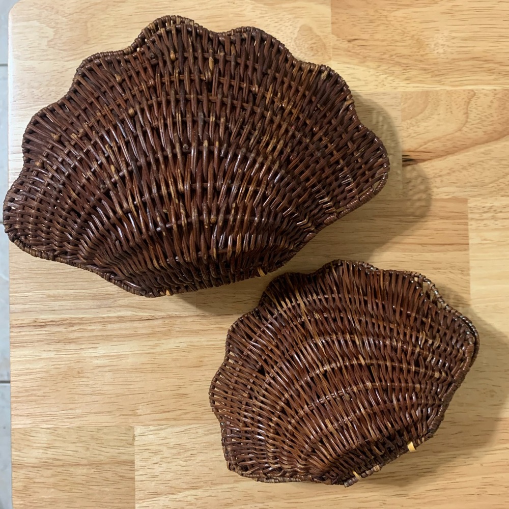 Vintage Wicker Clam Baskets